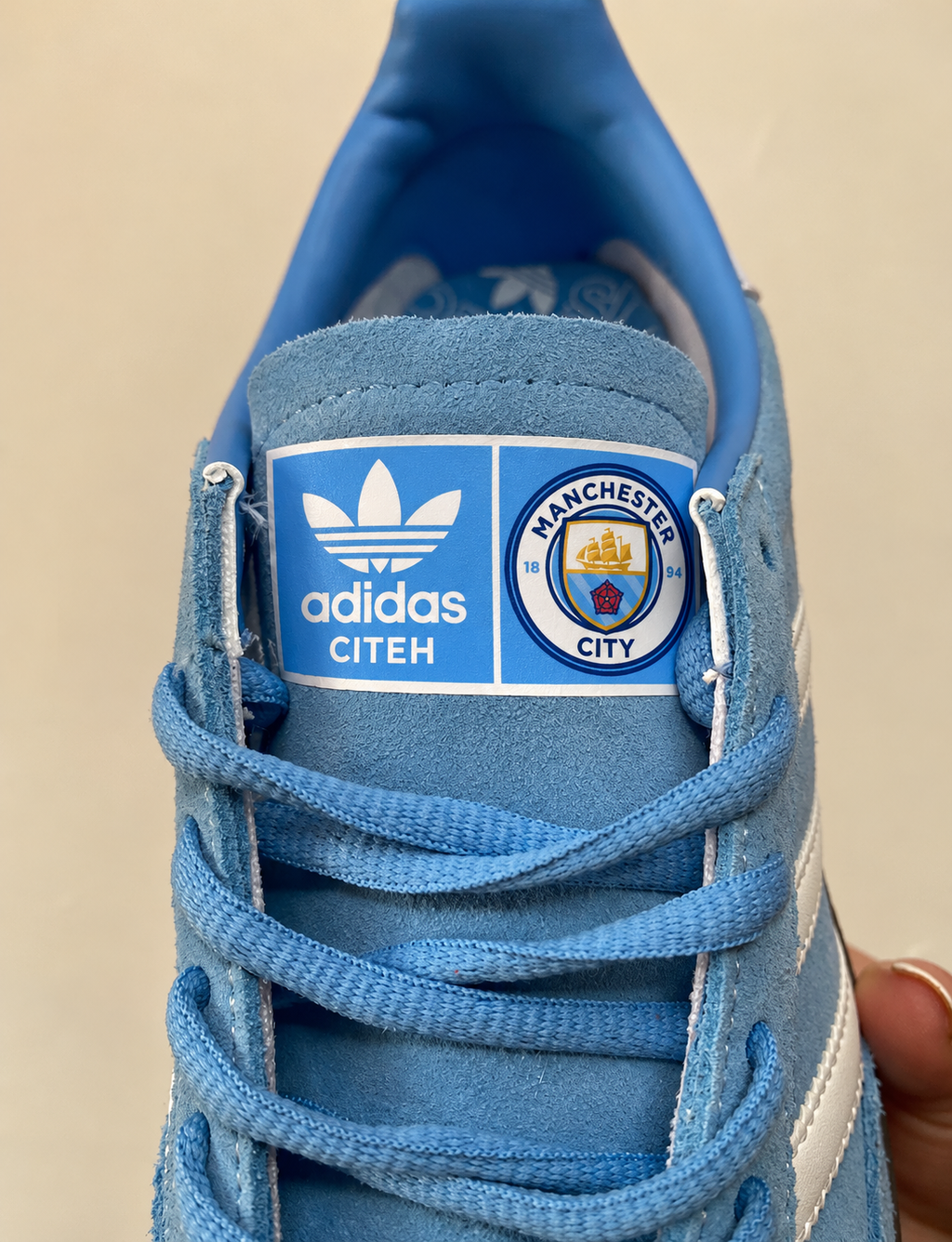 Manchester City adidas spezial