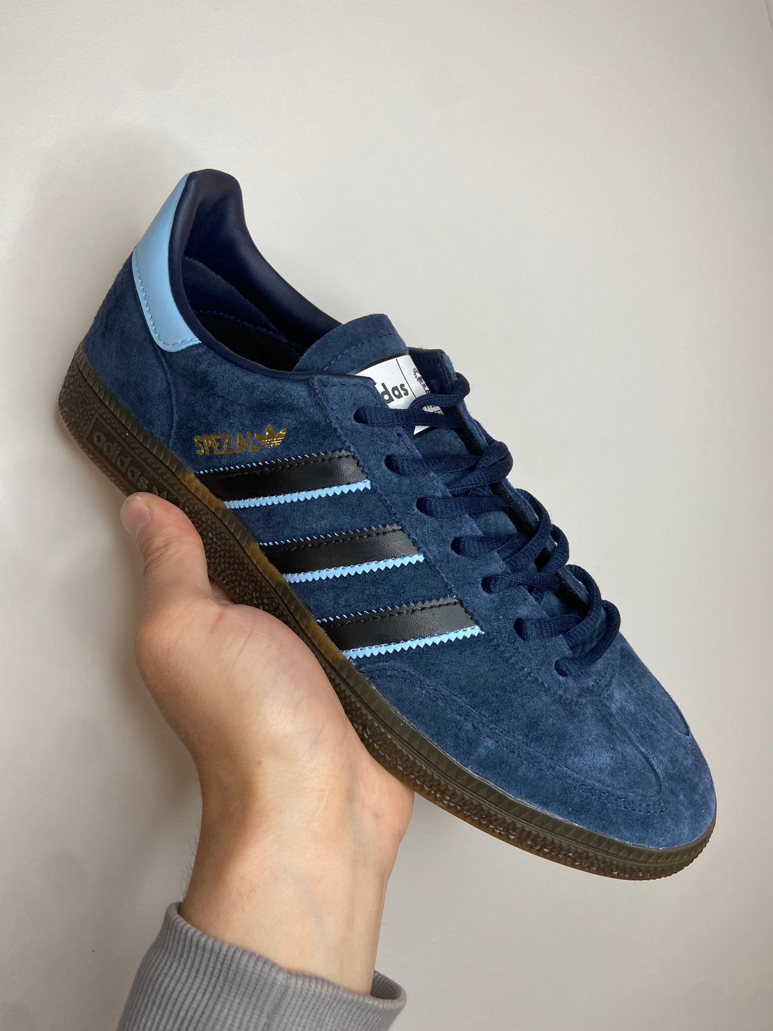 Weekend offender adidas spezials