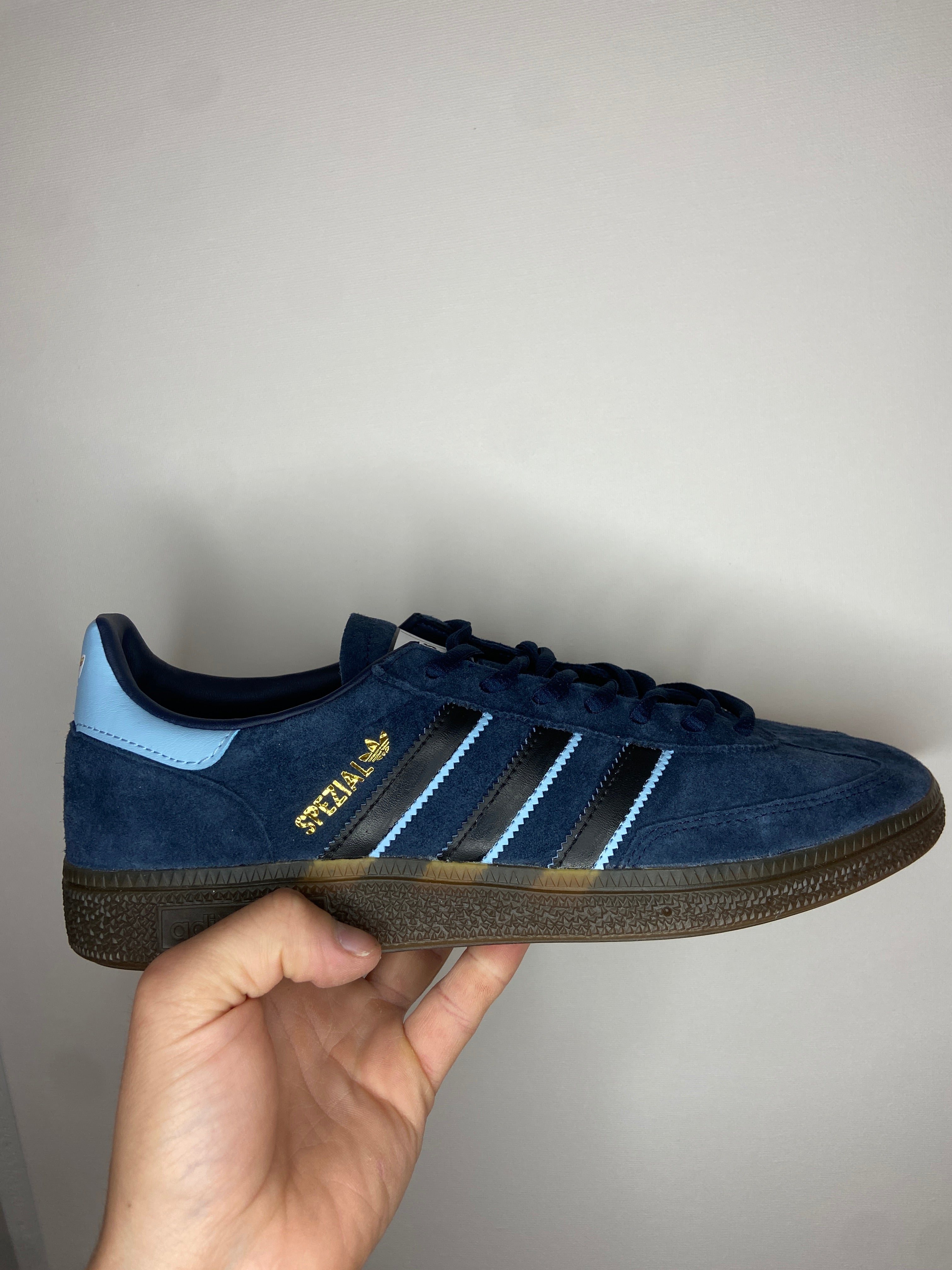 Weekend offender adidas spezials