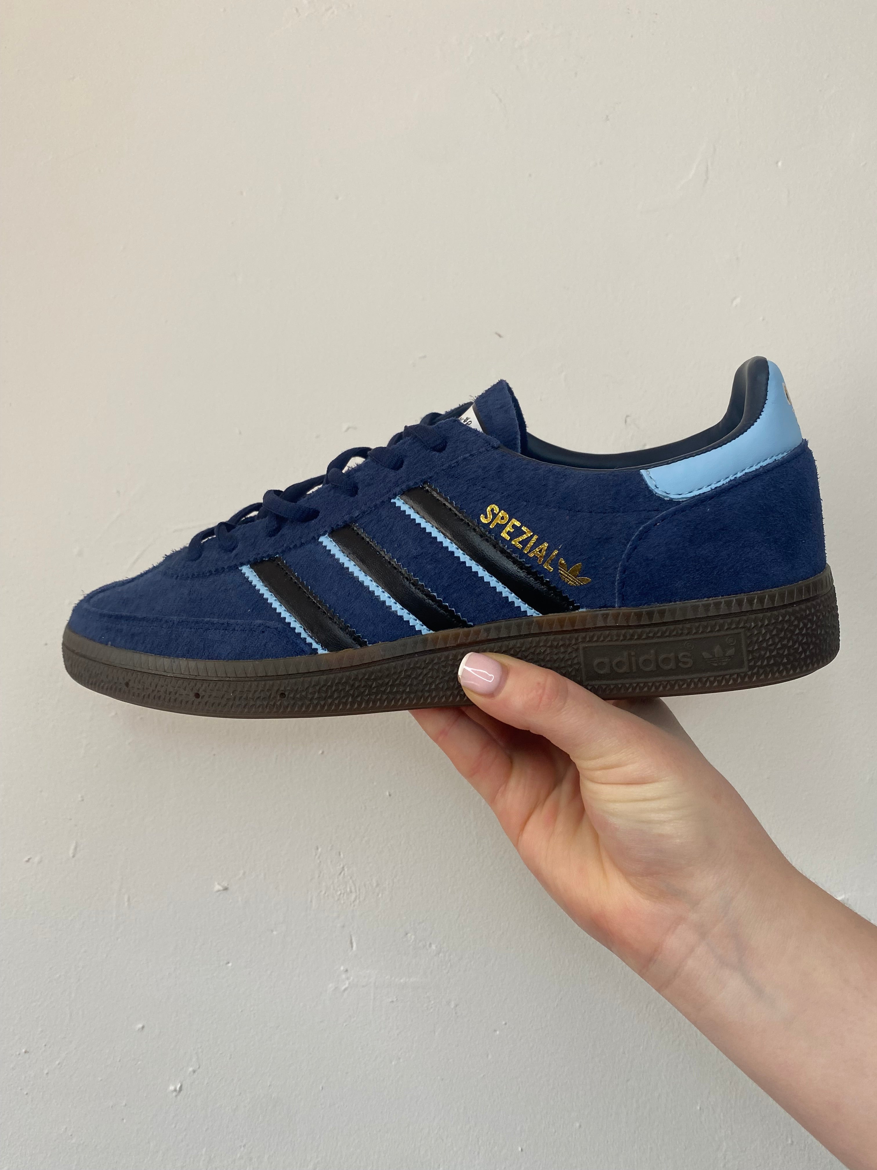 Weekend offender adidas spezials